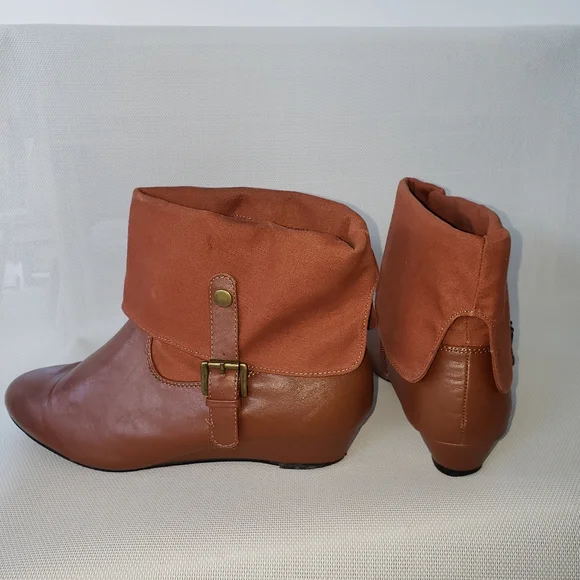 Boots - Picture 16 of 16